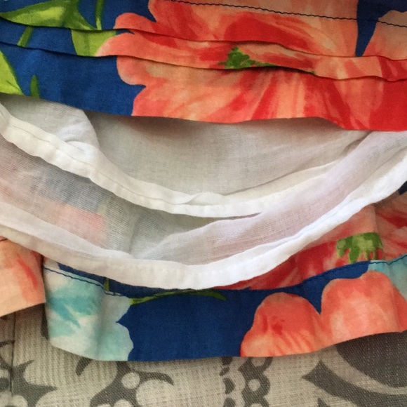 Hollister Floral Skirt NWT!!!! - Picture 3 of 4